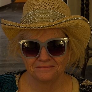 WESTERN STYLE HAT GLAMMED UP